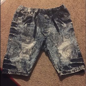 A pair of bluejeans shorts
